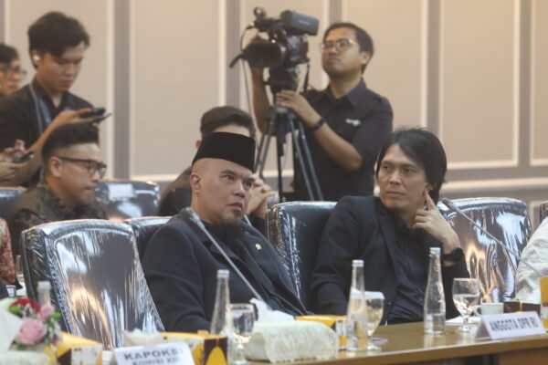 Polemik Royalti Lagu Disepakati Berakhir, DPR Imbau Publik Tak Khawatir Polemik Royalti Lagu Disepakati Berakhir, DPR Imbau Publik Tak Khawatir