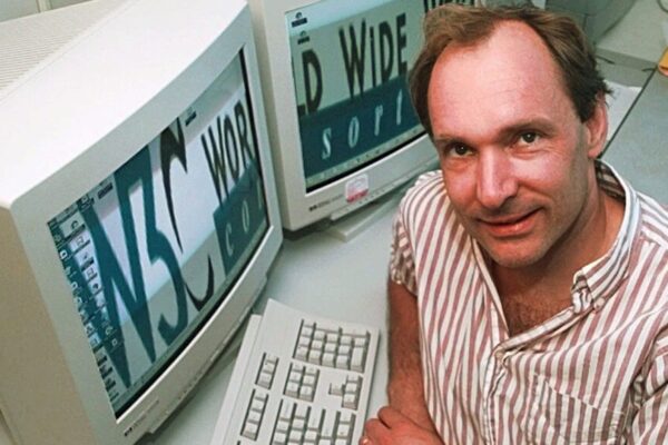 Perkembangan World Wide Web dan Perubahan Akses Informasi